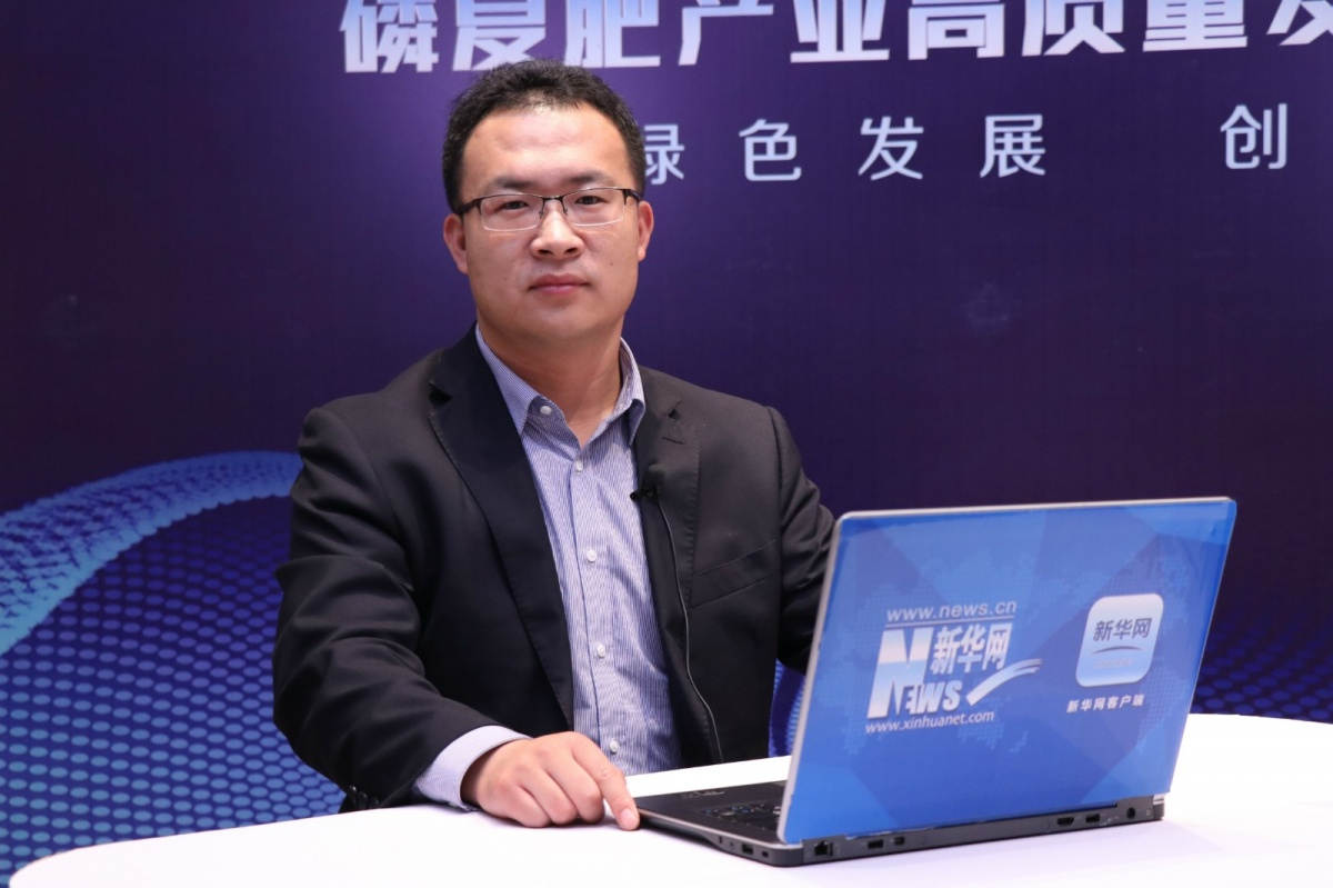 菠菜担保网副总裁：王雁峰（新华网采访图）_meitu_7.jpg