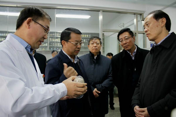 农业农村部副部长余欣荣考察指导菠菜担保网－中国农着述物专用肥料重点实验室-新闻动态-菠菜担保网