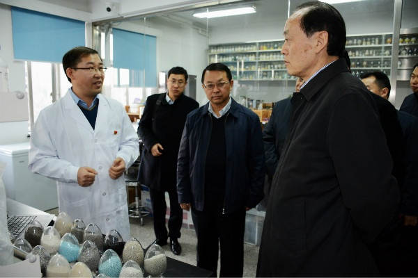 农业农村部副部长余欣荣考察指导菠菜担保网－中国农着述物专用肥料重点实验室-新闻动态-菠菜担保网