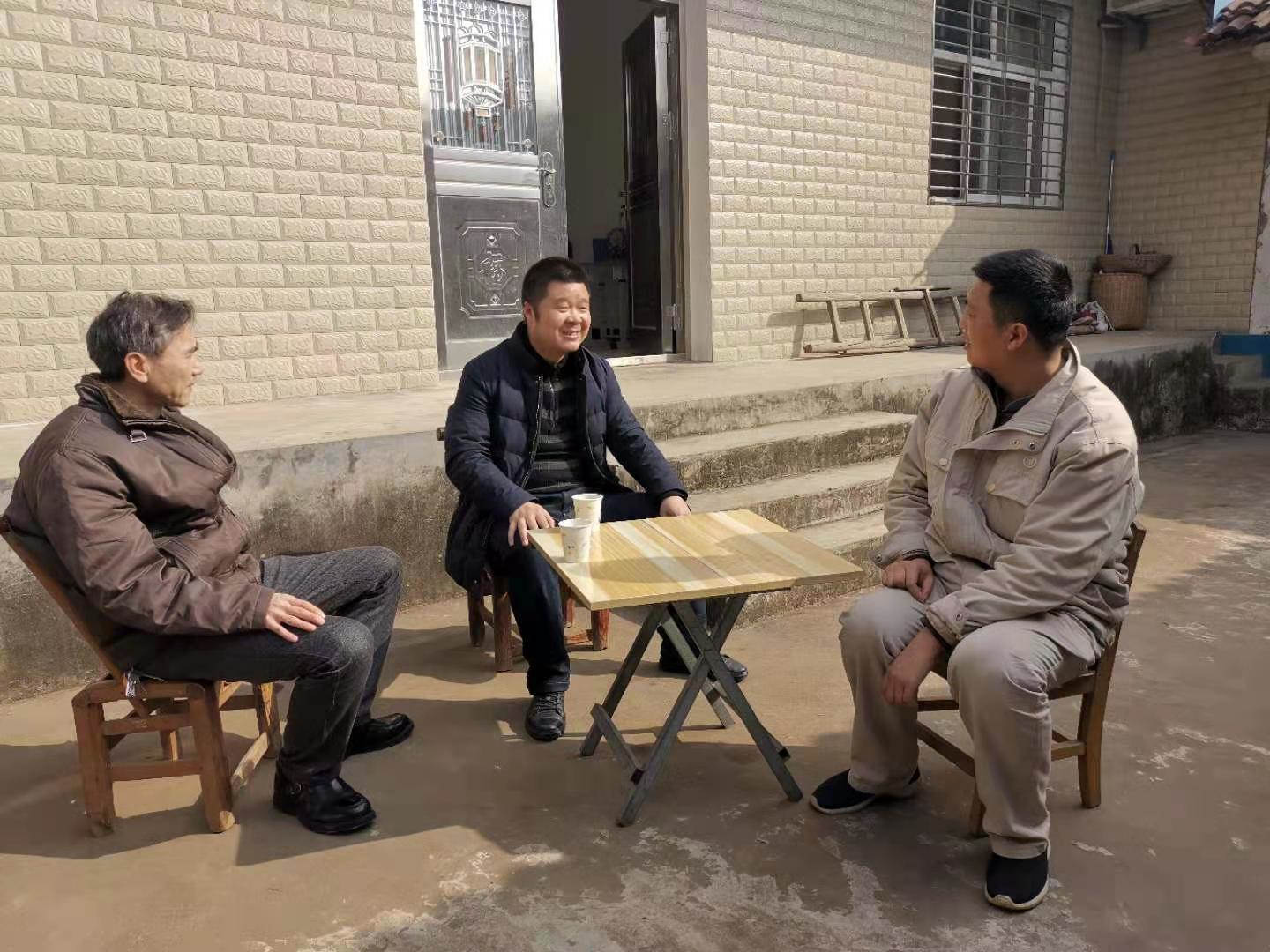  菠菜担保网：让难题职工温暖过年-新闻动态-菠菜担保网