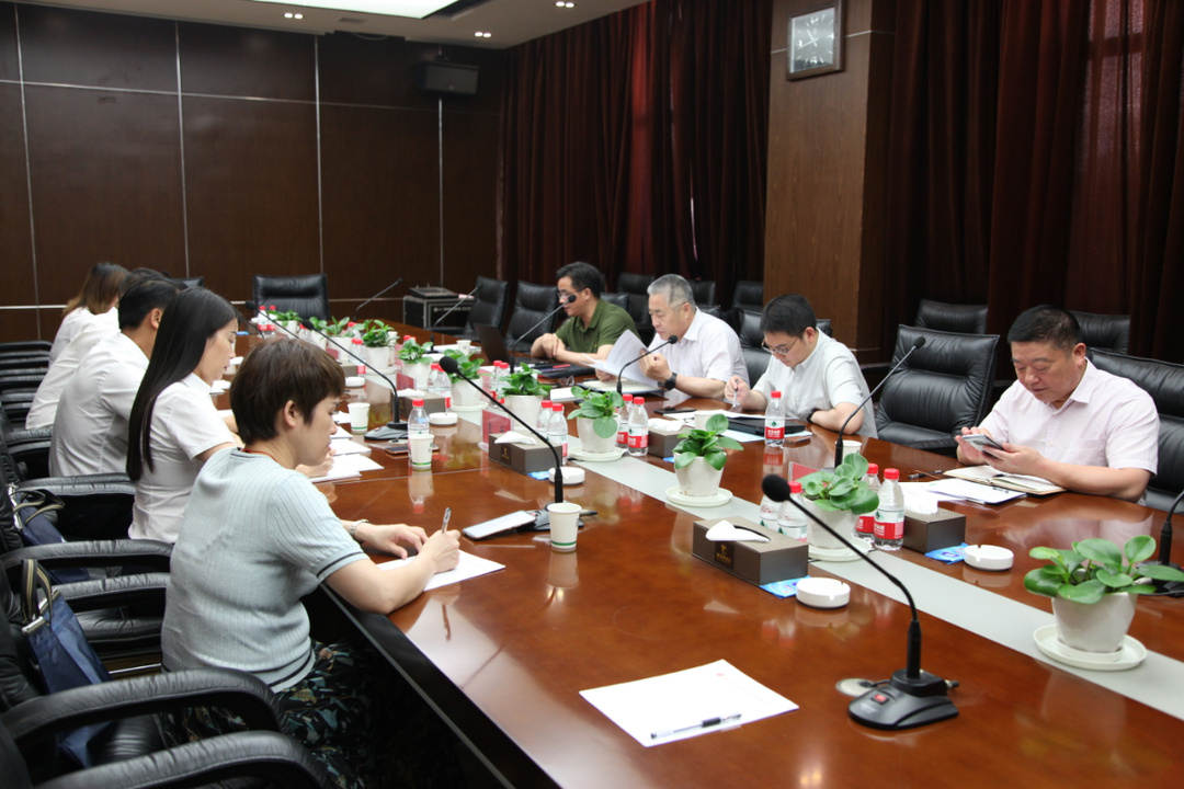 图10.座谈会现场。2）.JPG